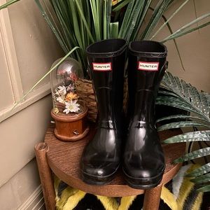 WOMENS SIZE 10 HUNTER MID CALF BUCKLE RAIN BOOTS BLACK